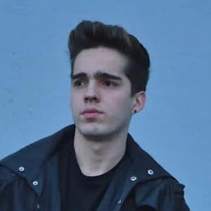 Andrew Castaño Headshot 2 of 5
