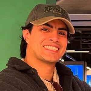 andrewvasquezz Headshot 5 of 9