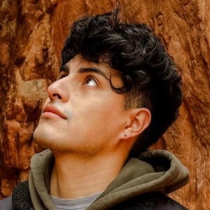 andrewvasquezz Headshot 8 of 9