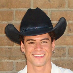 Andrik Alvarez Linaz Headshot 4 of 5