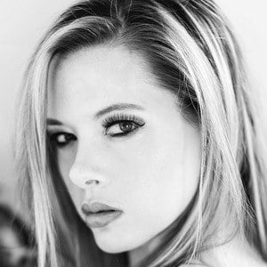 Angel Mamii Headshot