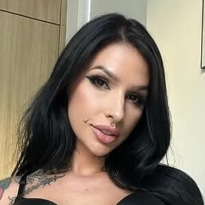 Angela Mazzanti Headshot 4 of 6