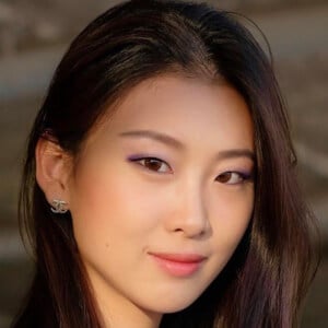 Angela Zhang Headshot 10 of 10