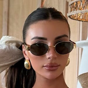 Angelica Livolti Headshot 3 of 4