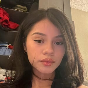 Angelievsworld Headshot 2 of 5