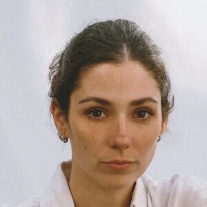 Anita Thomas Headshot 5 of 6