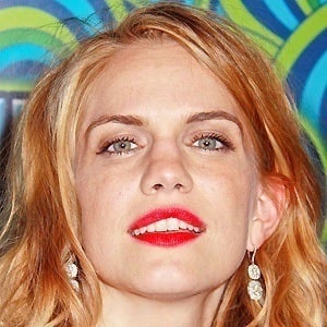 Anna Chlumsky at age 32