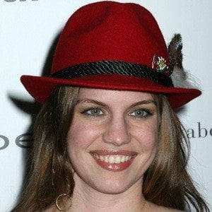 Anna Chlumsky at age 25