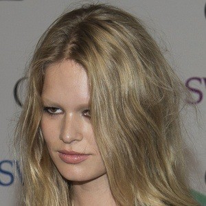 Anna Ewers Headshot 4 of 4