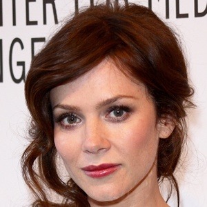 Anna Friel Headshot 7 of 10