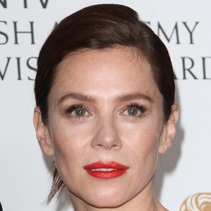 Anna Friel Headshot 8 of 10