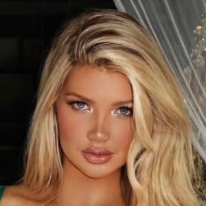 Anna-Lisa Christiane Headshot 4 of 10