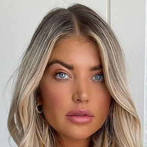 Anna McEvoy Headshot