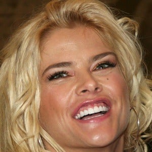 Anna Nicole Smith Headshot 8 of 10