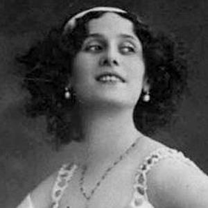 Anna Pavlova Headshot 2 of 4