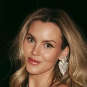 Anna Redman Headshot 6 of 6