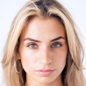 Anna Tomovic Headshot 2 of 7