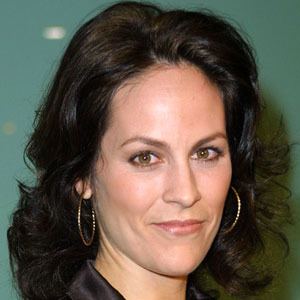 Annabeth Gish Headshot 10 of 10