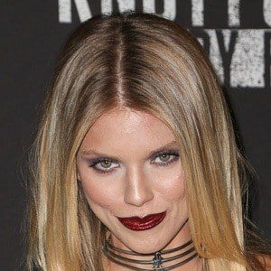 AnnaLynne McCord - Bio, Facts, Family | Famous Birthdays