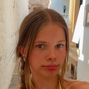 Anne Alleleijn Headshot 2 of 3