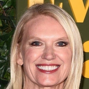 Anneka Rice Headshot 9 of 10