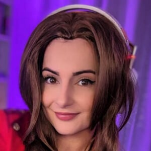 Annie Fuchsia Headshot 6 of 6