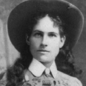 Annie Oakley - Bio, Facts, Family | Famous Birthdays