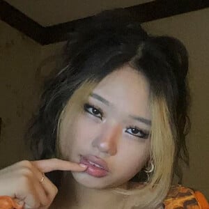 Annie Zheng - Age, Family, Bio | Famous Birthdays