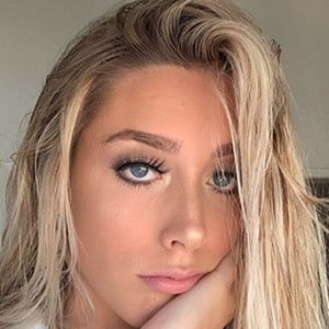 Ansley Minor Headshot 3 of 10