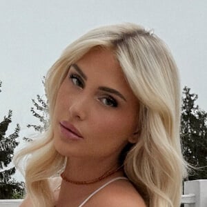 Antonia Rot Headshot 5 of 9