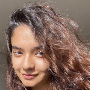 Anushka Sen - Age, Family, Bio | Famous Birthdays