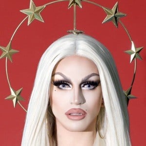 Aquaria Headshot 5 of 5