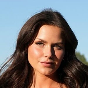 Arabella Mia Headshot 2 of 4