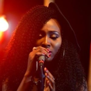 Aramide Headshot 7 of 10