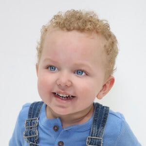 Ares Navalua Headshot 3 of 9