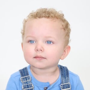 Ares Navalua Headshot 4 of 9