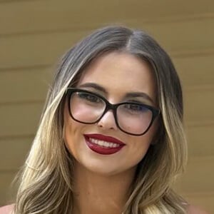 Aria Banks Headshot 6 of 8