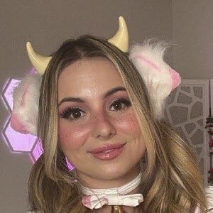 Aria Banks Headshot 8 of 8