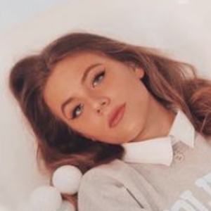 Ariana Donovan Headshot 2 of 10