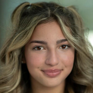Ariana Nunez Headshot 6 of 17