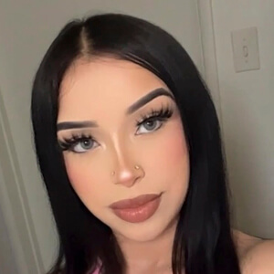 Ariel Marie Headshot 2 of 6