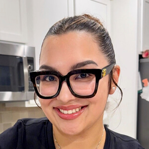 Ariel Vidal Headshot 3 of 5