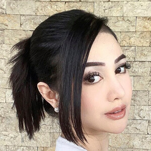 Ariska Putri Pertiwi Headshot 3 of 6