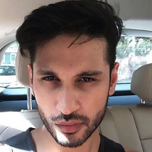 Arjun Kanungo Headshot 3 of 5