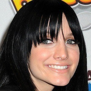 Ashlee Simpson-Ross Headshot 8 of 8