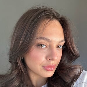 Ashley Corbo Headshot 2 of 7