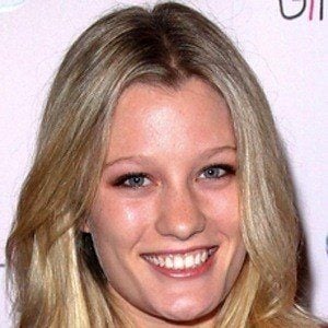 Ashley Hinshaw Headshot 3 of 6