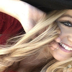 Ashlynn Jones Headshot 7 of 9