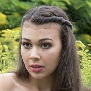 Ashton Gurnari Headshot 8 of 10