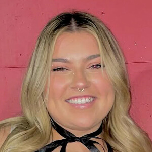 ashy.nicolee Headshot 4 of 6